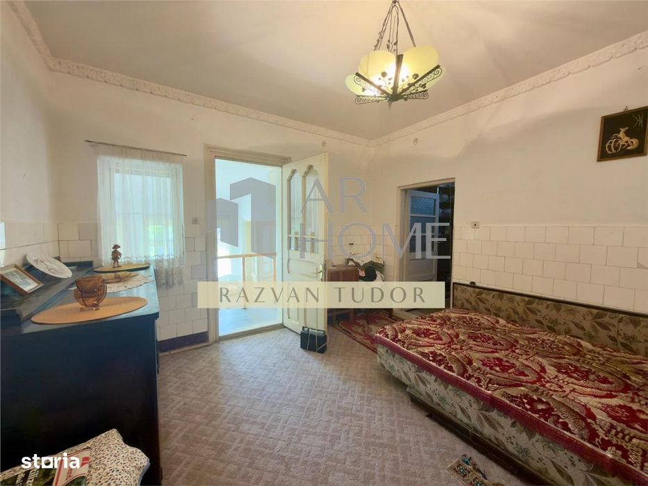 Casa 4 camere , cu beci ,1681m2 teren , Boldesti Scaeni