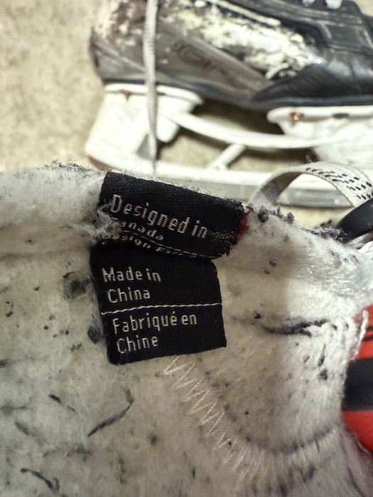 Продам коньки BAUER