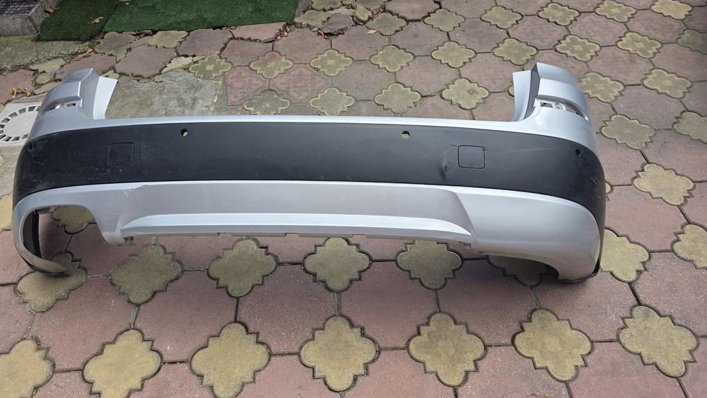 vinzari  auto . bara spate aproape perfecta . originala BMW