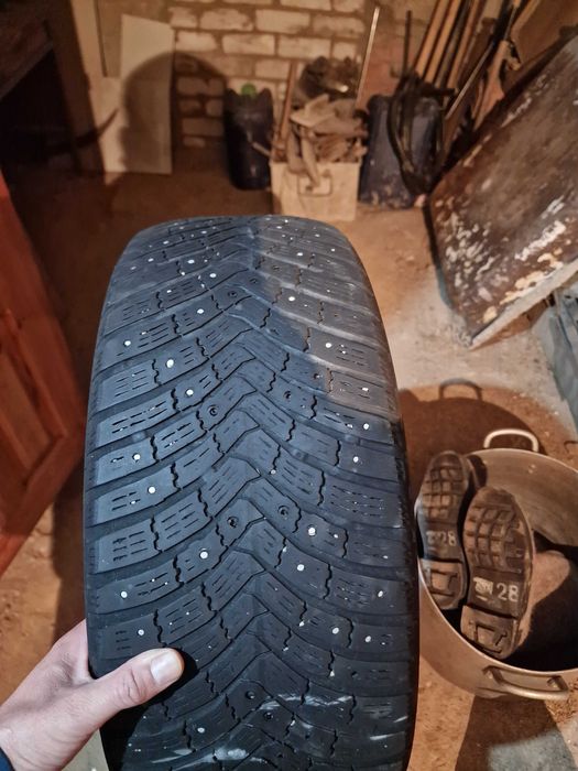 Шина на 205/55-R16