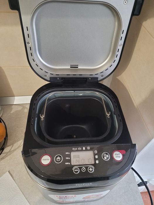 Mașină de pâine și prăjituri Tefal, 20 programe, fără gluten