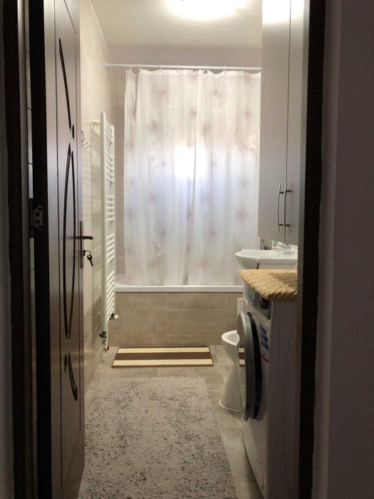 Inchiriez apartament cu 2 camere