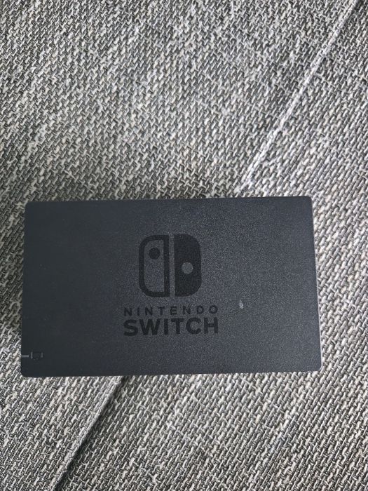 Nintendo Switch – stare foarte bună – folosit foarte puțin