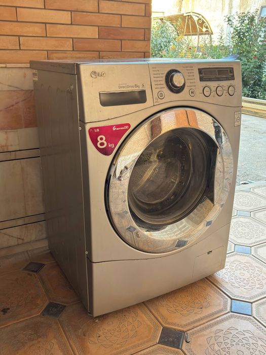 Продаеться стиральная машина LG 8 kg