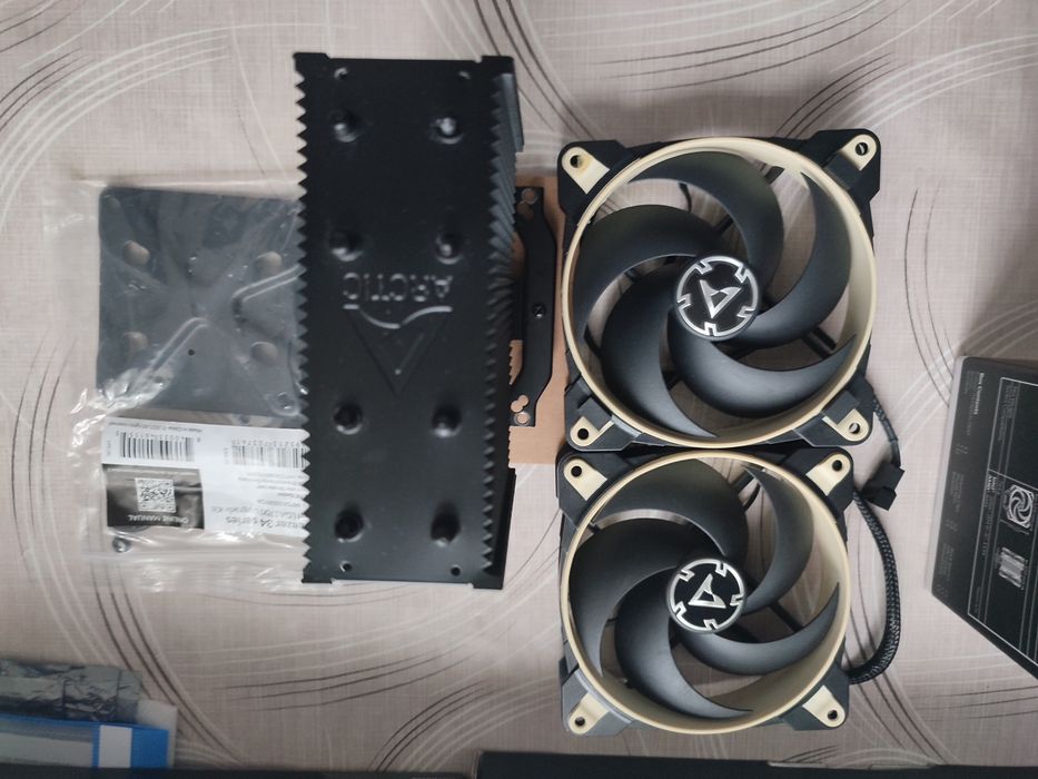 Охладител Arctic Freezer 34 eSports Duo