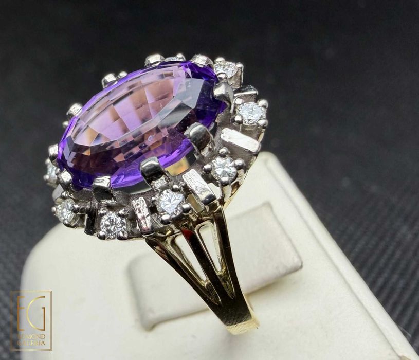 Inel din aur bicolor, decorat cu ametist și diamante