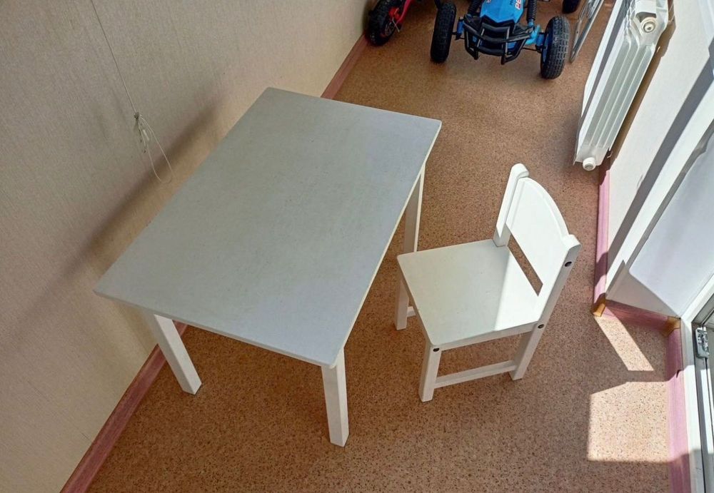 Детский стол и стульчик