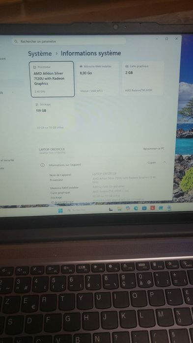 Vând  Laptop lenovo