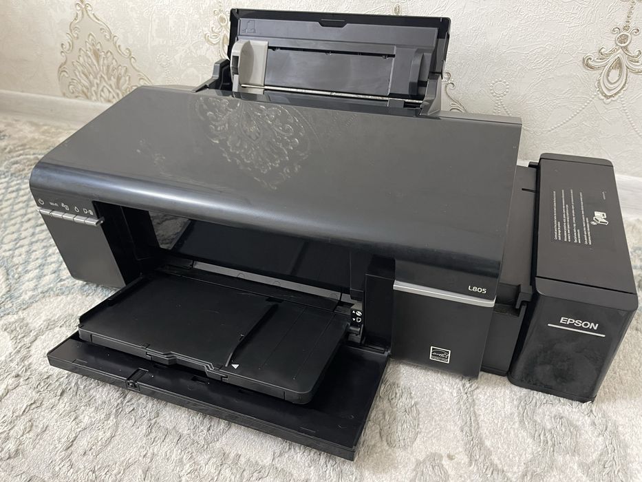 Продам цветной принтер Epson L805 почти новый