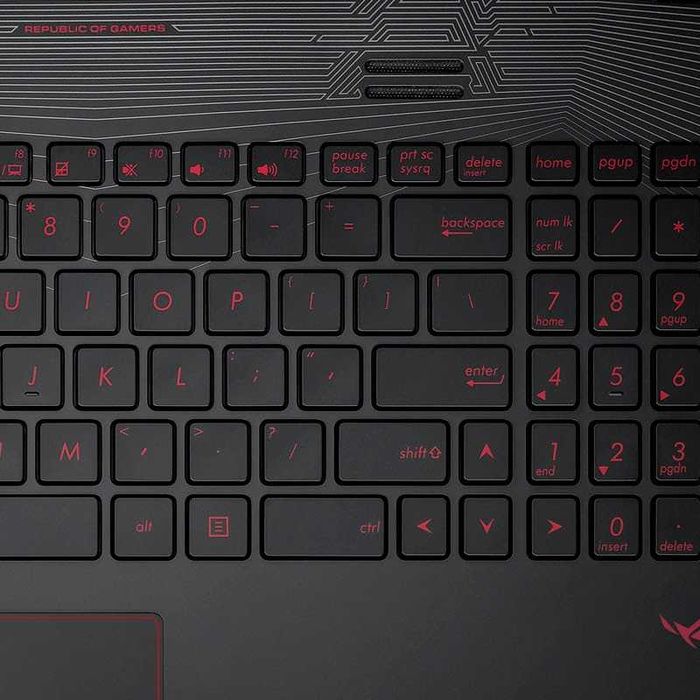 Vand Laptop ASUS 552J ROG i7 + NVIDIA 950M 8GB 1TB Baterie Nouă