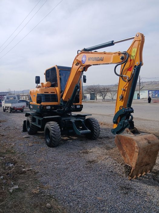 Ekiskavator sotiladi