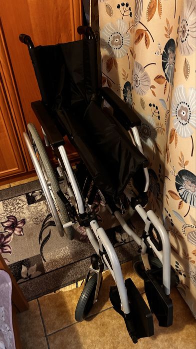 Инвалидное кресло-коляска