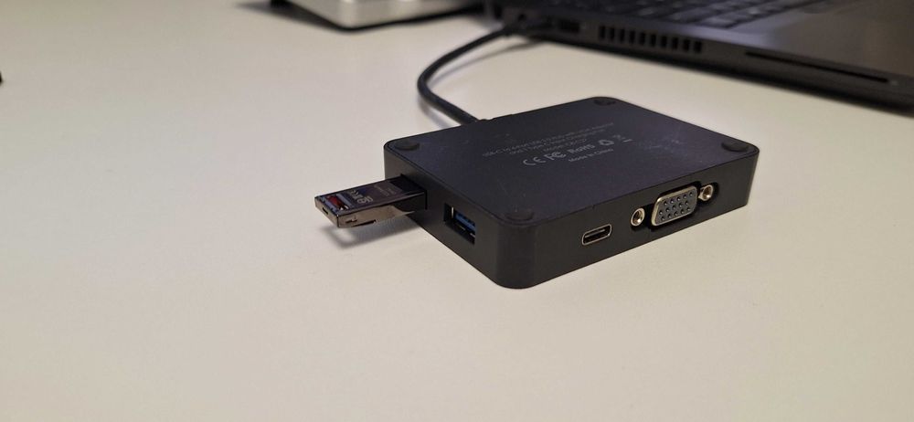 Hub USB-C, Aukey, 4 x USB 3 plus VGA