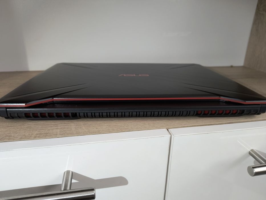 Геймърски лаптоп ASUS TUF Gaming FX505GE