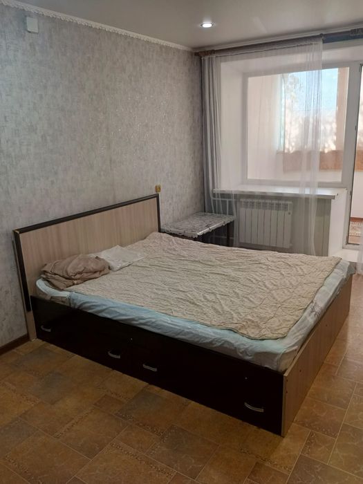Срочно продам кровать с матрасом