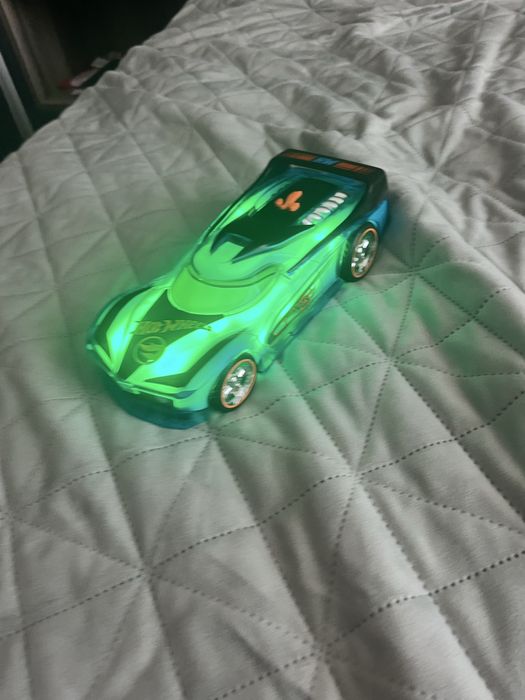 Кола Hot Wheels Spark Racer - Spin King, Със светлини и звуци