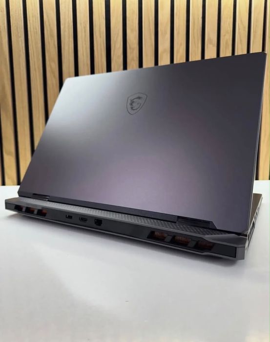 Игровой ноутбук MSI VECTOR A18 HX A9W