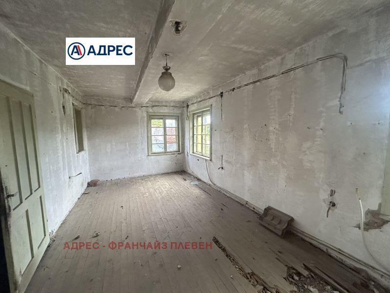 Продава се Къща в с. Петърница, Област Плевен - 140 кв.м за 91 €/кв.м - Снимка #6