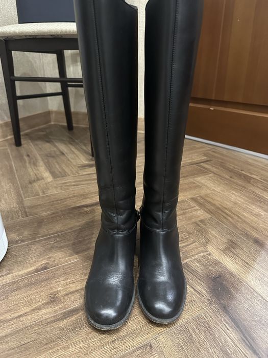 Продам кожанные сапоги