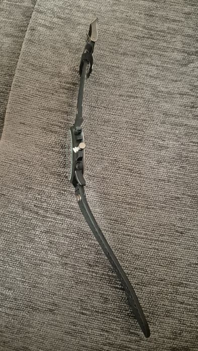 Часовник с кожена и метална верижка