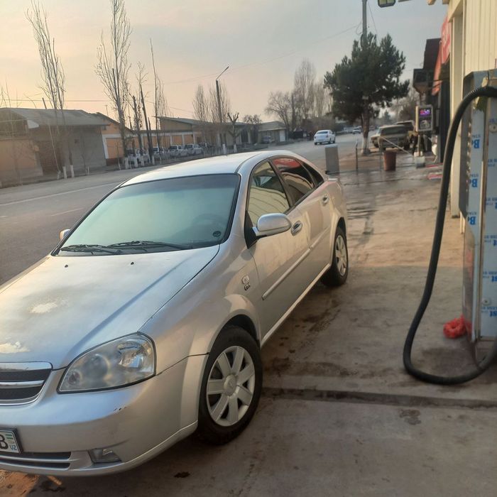 Автомобиль CHevrolet Lacetti