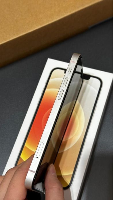 Продам iPhone 12 (128gb)