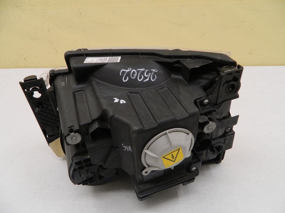 Far dreapta Land Rover Discovery 3 Xenon, 2004, 2005, 2006, 2007, 2008, 2009, cod origine 5H22-13W029-RA