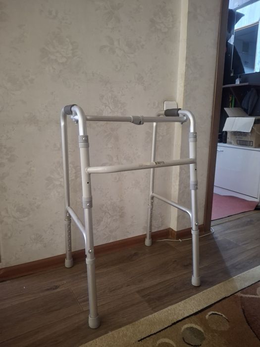 Ходунки для взрослых