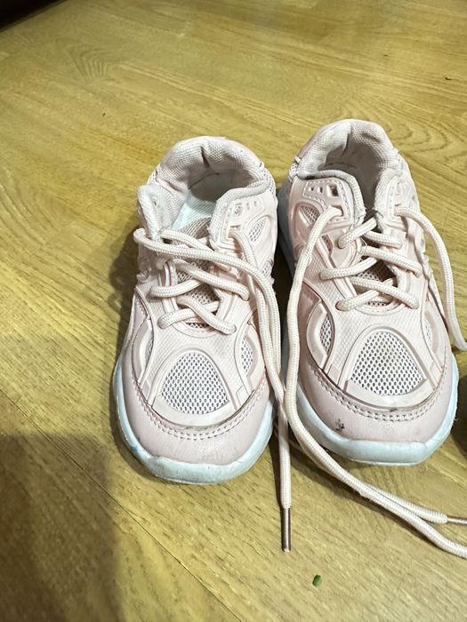 Кроссовки для девочки