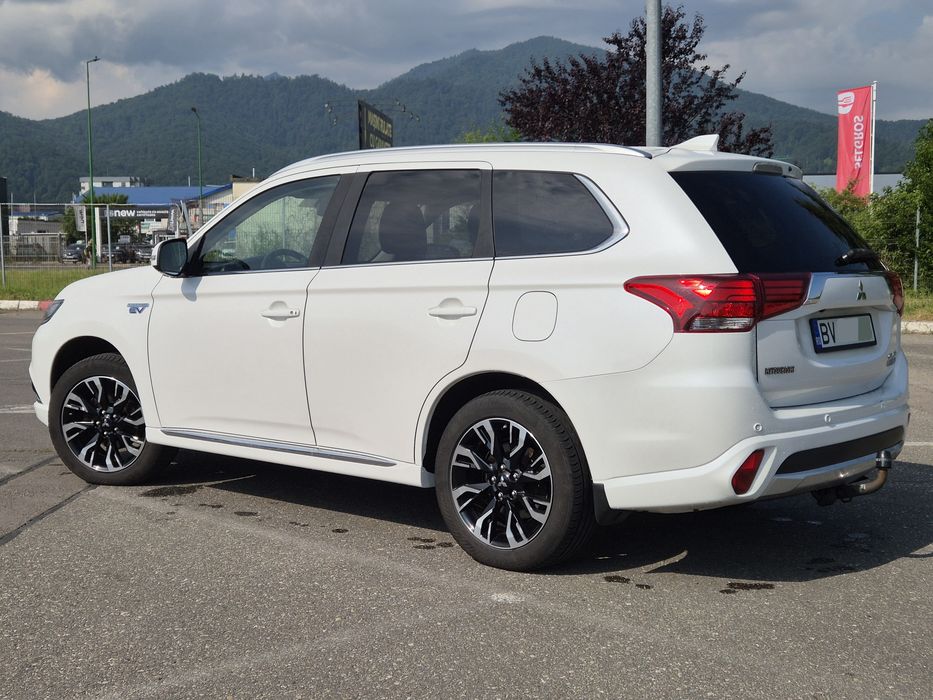MITSUBISHI Outlander 2017 — imagine 3