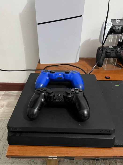 Playstation 4 Slim