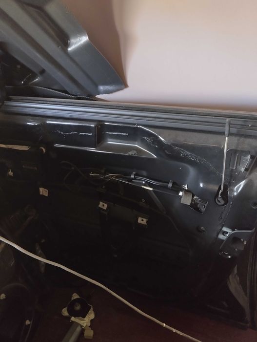 На части Мерцедес CLS 500 ЦЛС w219