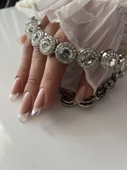 Manichiura Unghii cu gel si oja semi