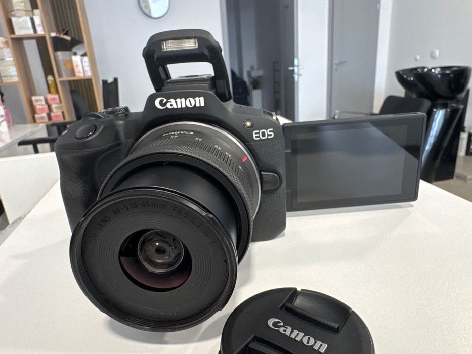 Canon EOS R50(чисто нов) / wifi, mirrorless /цял сет