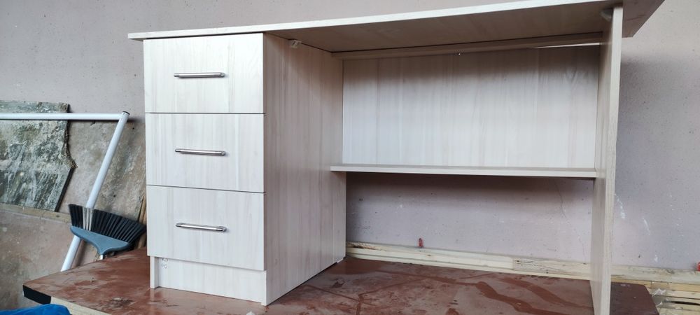 Стол компьютерный