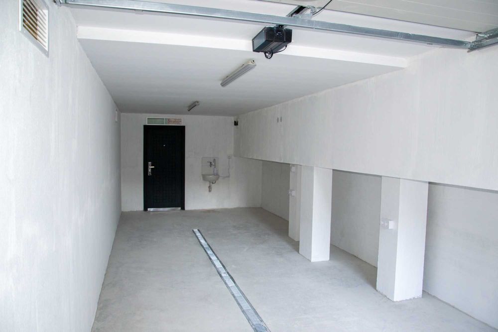 Дава се под наем Гараж / Паркомясто в София, Лозенец - 40 кв.м за 293.25 € - Снимка #2