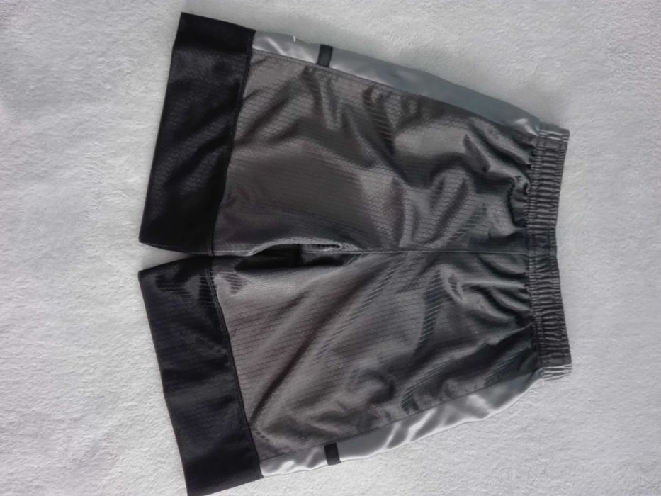 Къс панталон Nike за момче 116-122см - нов