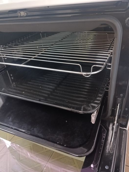 Свободно стояща печка с керамичен плот VOSS  2 години Гаранция!