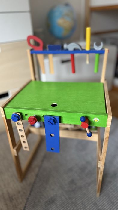 Banc de lucru cu unelte si scule, totul din lemn, set complet .