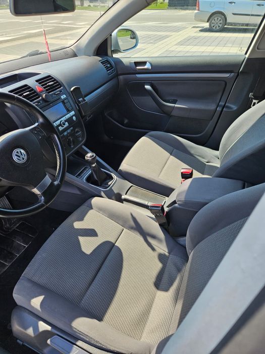 Vând Vw Golf 5 1.9 TDI 2009