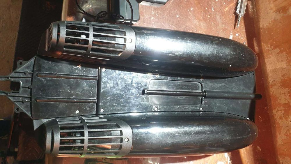 Лодка за захранване на риба