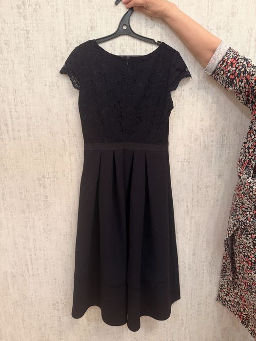 Платья на продажу