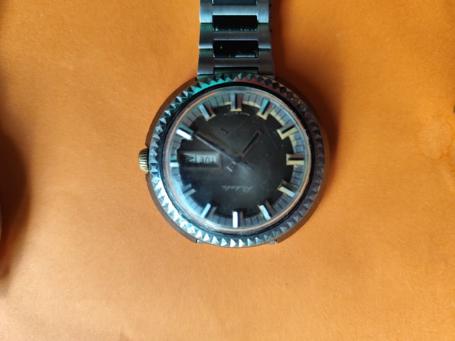 Руски и Швейцарскичасовници часовници  ...