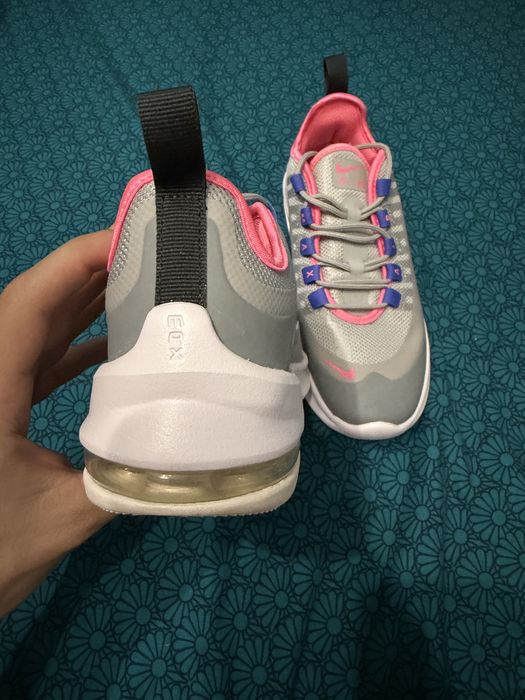 Nike airmax axis