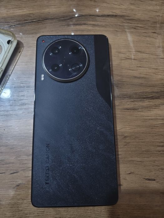 Продам телефон Tecno camon 30 5g