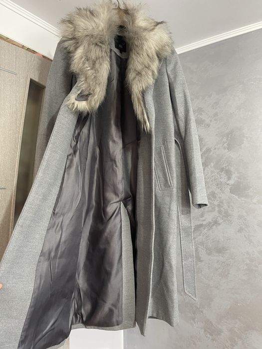 Vând palton dama River Island !