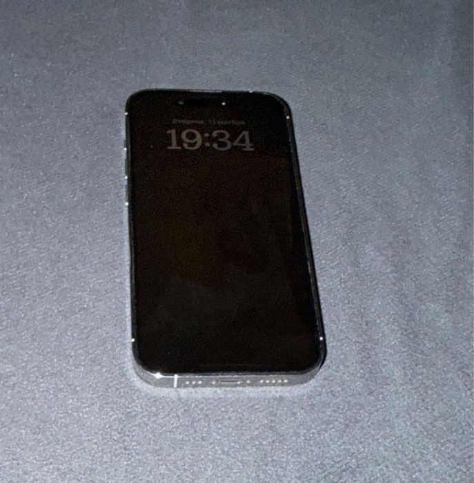 Продам Айфон 14pro
