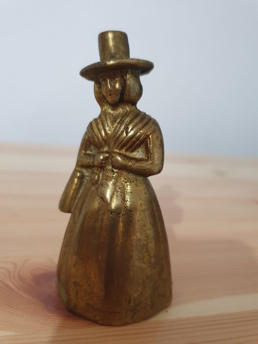 Clopoțel vechi din bronz