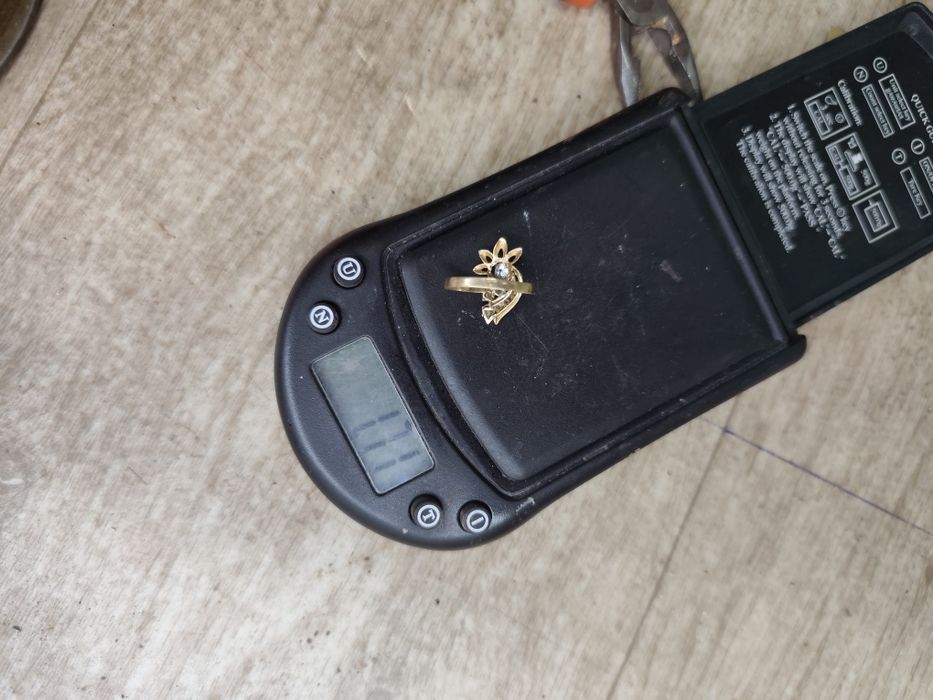 Tilla uzuk 585 Grami 1,71