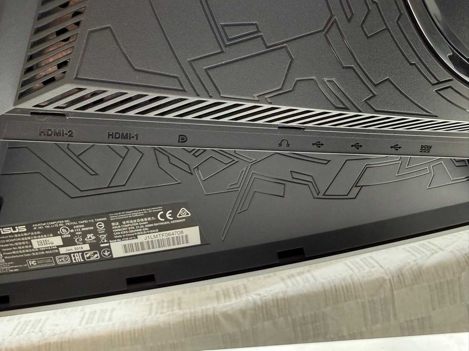 Геймърски монитор ASUS XG35VQ